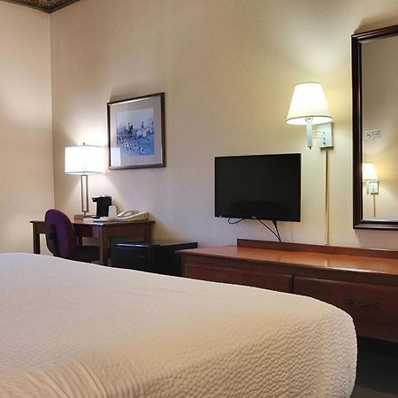 Magnuson Hotel West Liberty Εξωτερικό φωτογραφία