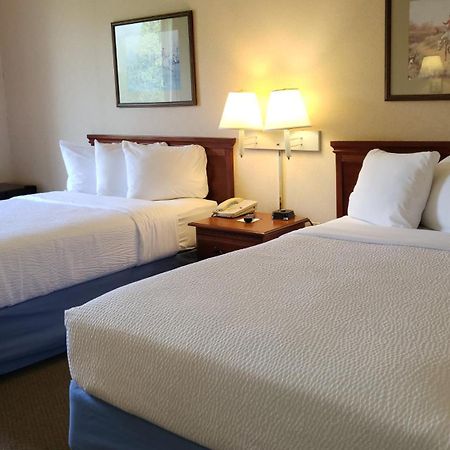 Magnuson Hotel West Liberty Εξωτερικό φωτογραφία
