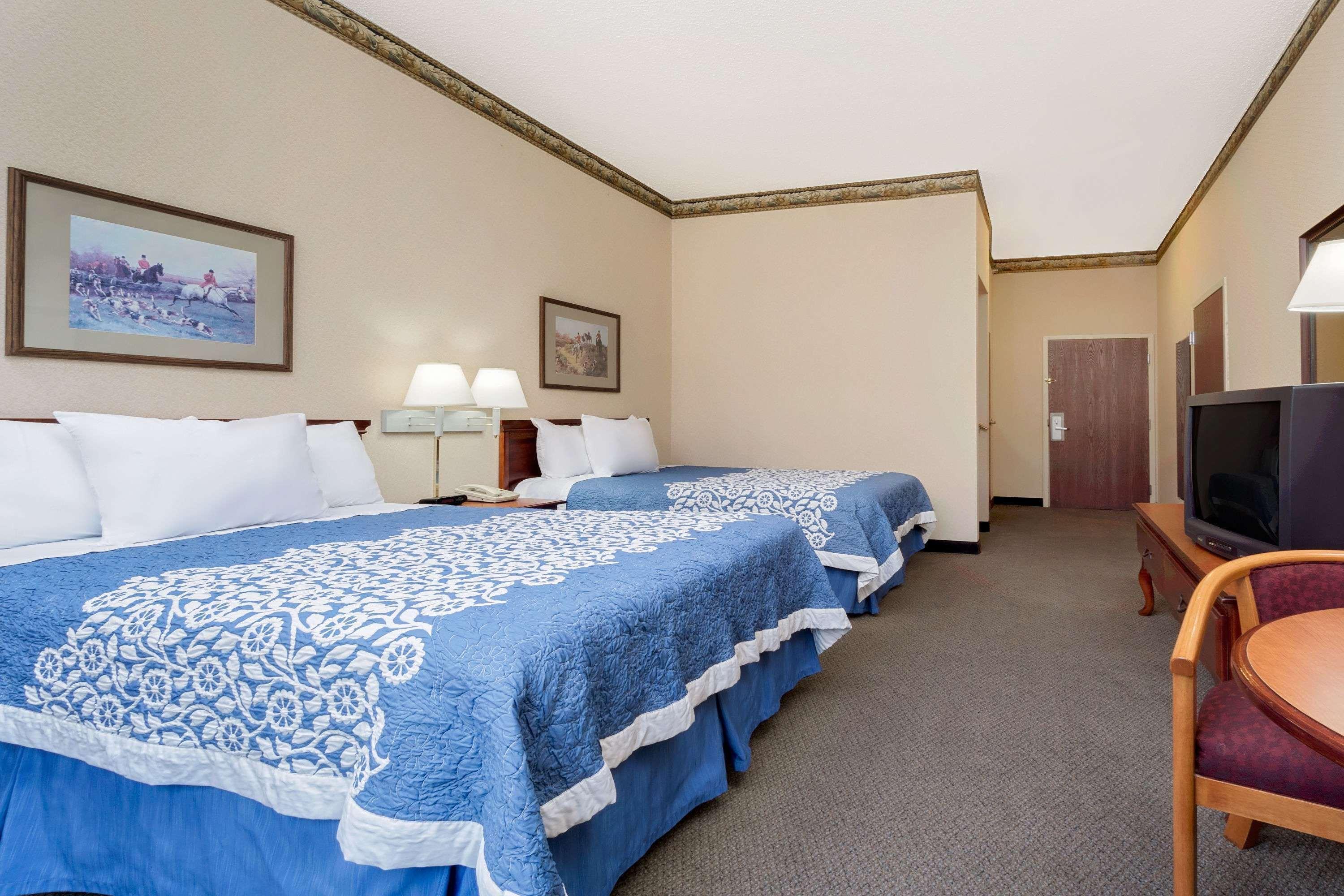 Magnuson Hotel West Liberty Εξωτερικό φωτογραφία