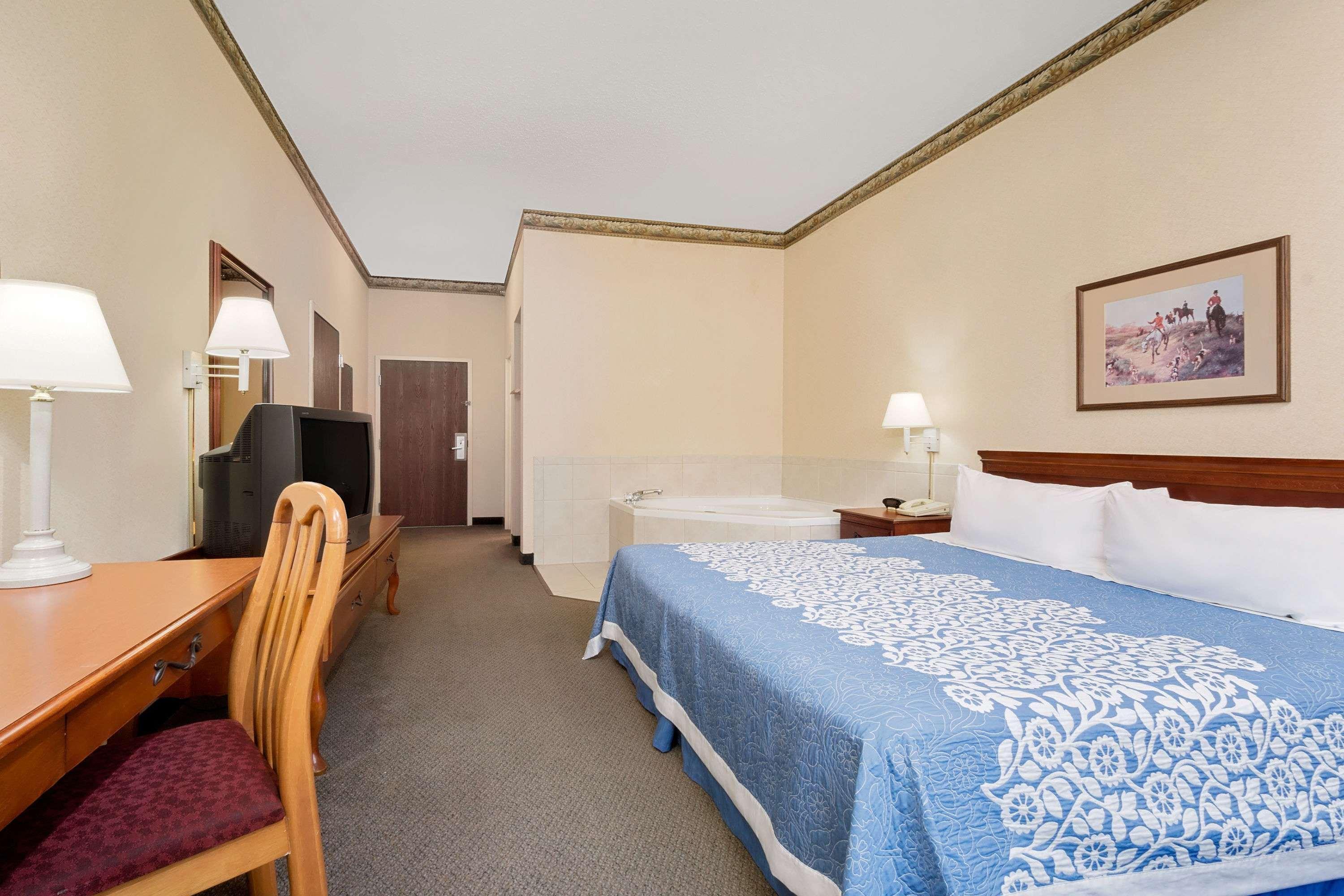 Magnuson Hotel West Liberty Εξωτερικό φωτογραφία