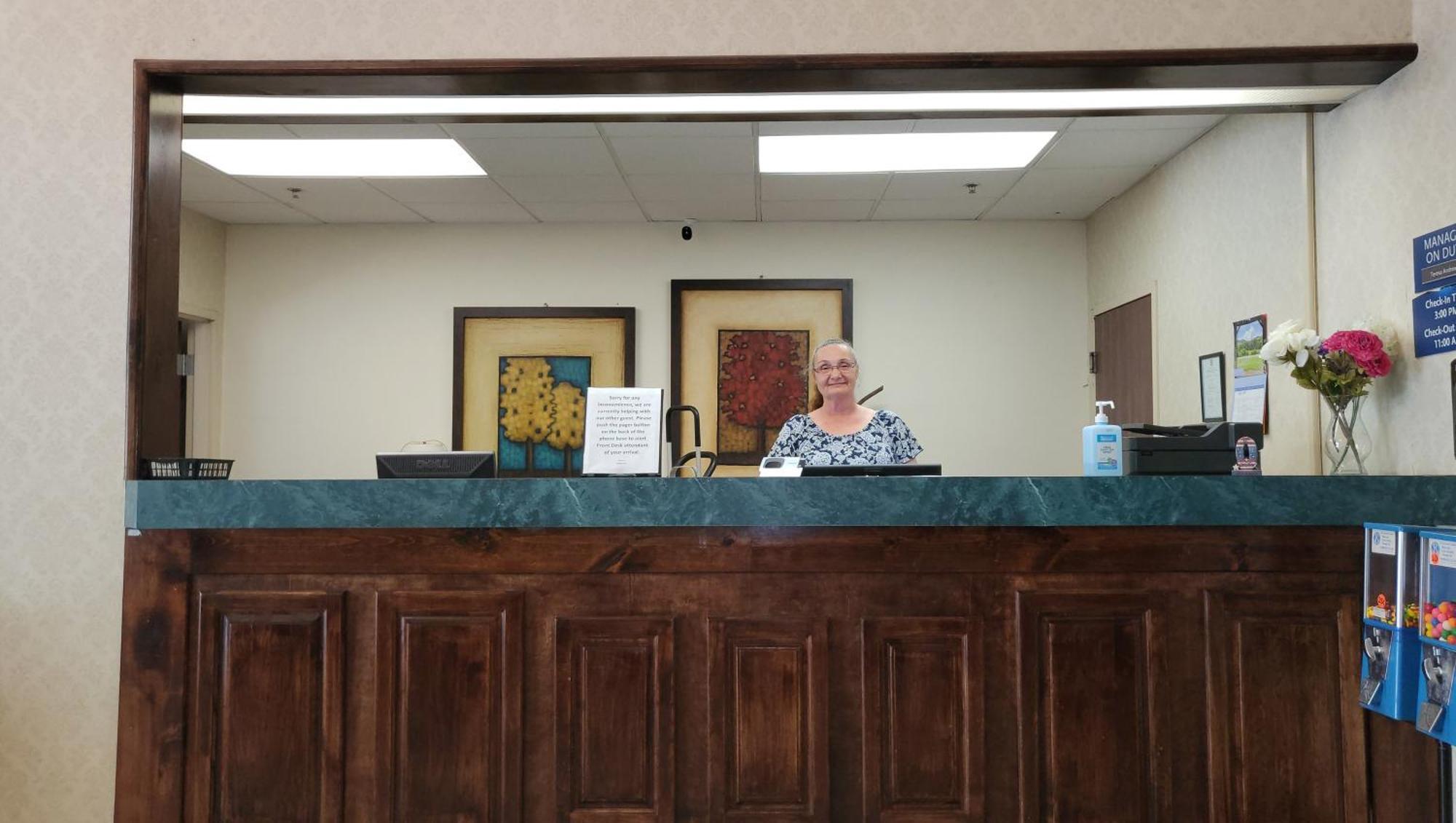 Magnuson Hotel West Liberty Εξωτερικό φωτογραφία